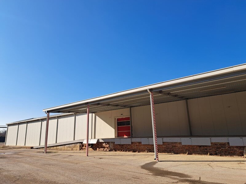 Ruse, zona industriala de vest a orasului, se vinde baza de depozitare