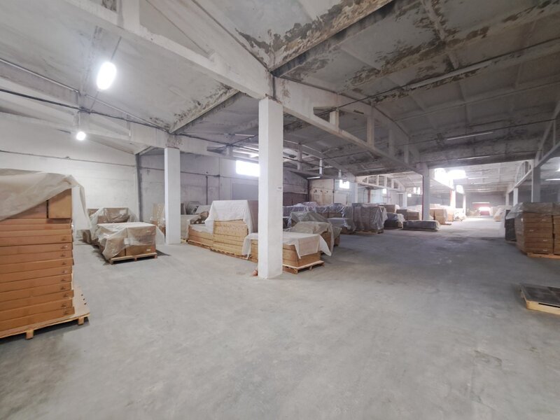 Ruse, zona industriala de vest a orasului, se vinde baza de depozitare