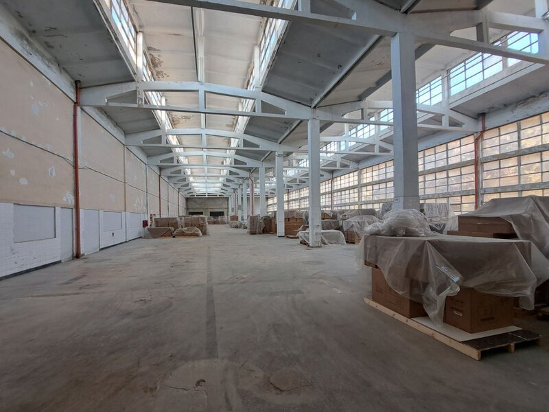 Ruse, zona industriala de vest a orasului, se vinde baza de depozitare