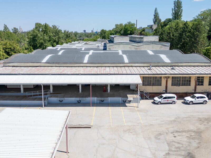 Ruse, zona industriala de vest a orasului, se vinde baza de depozitare